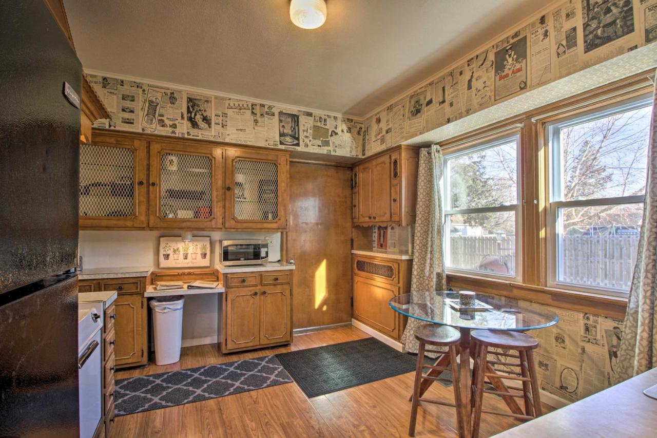 Cozy Appleton Getaway With Screened-In Porch And Yard! Bagian luar foto